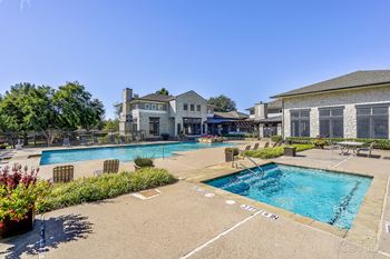 2 Pools open year round